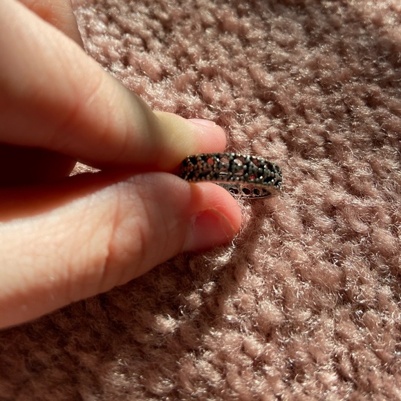 4 Stylish Rings - Picture 5 of 5